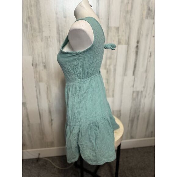 Green dress - Picture 2 of 3